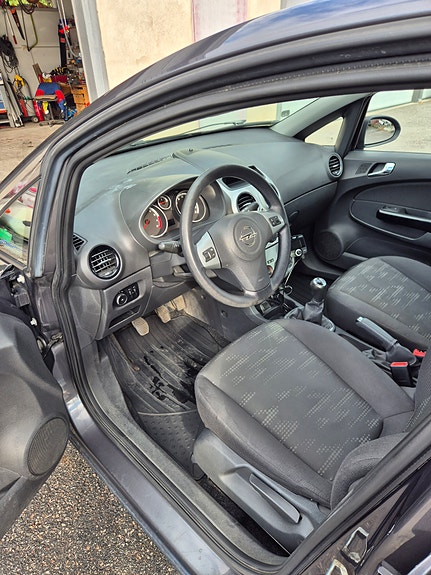 Opel Corsa 8 of 10
