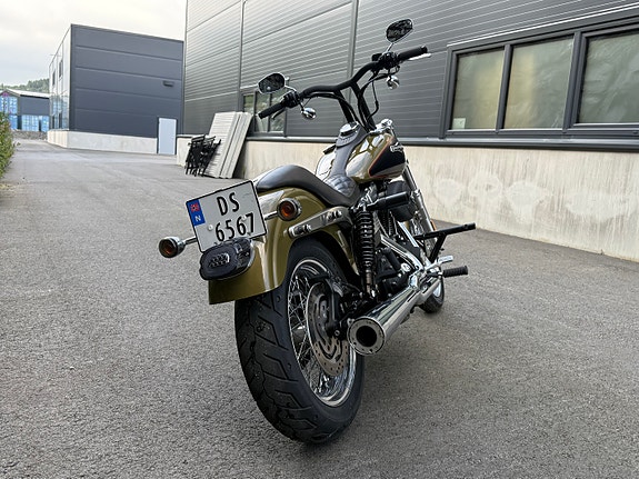 Harley-Davidson FXDB Dyna Street Bob 5 of 16