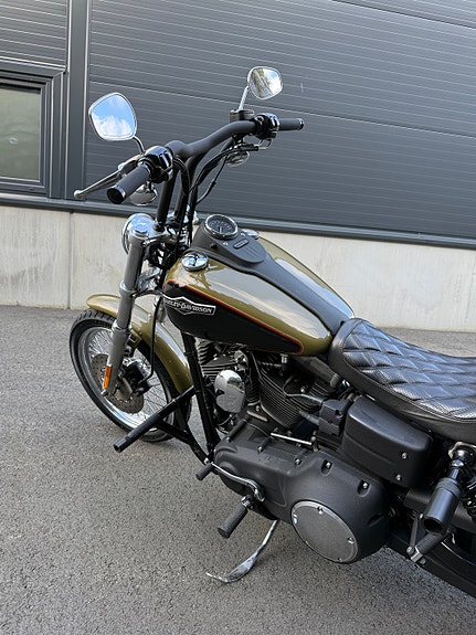 Harley-Davidson FXDB Dyna Street Bob 14 of 16