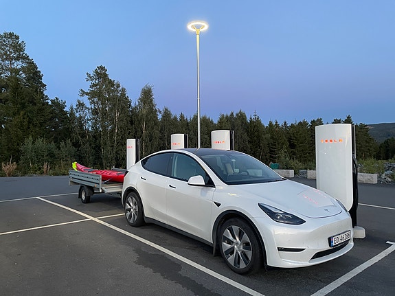 Tesla Model Y 7 of 8
