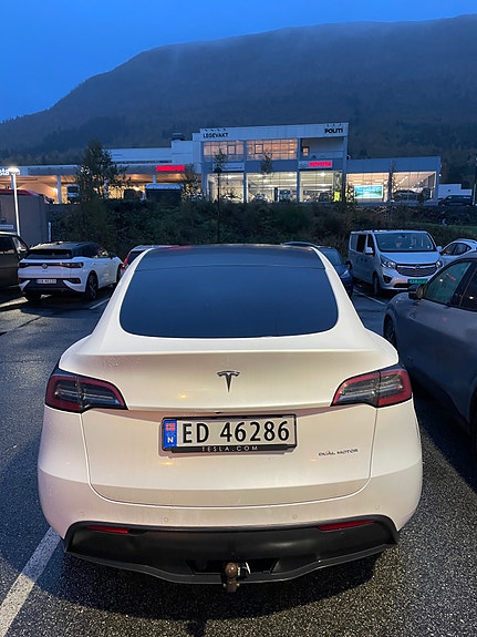 Tesla Model Y 8 of 8