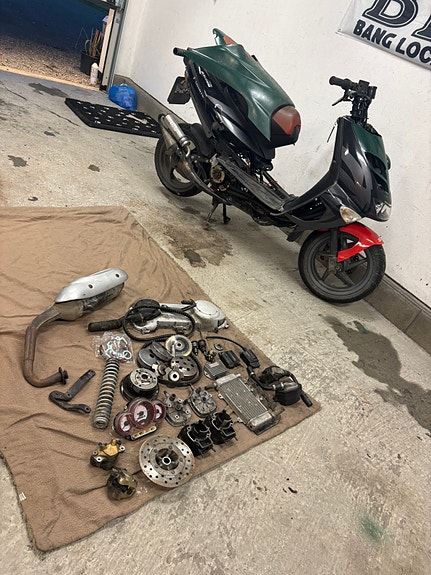 Aprilia Sr50 street 3 of 8