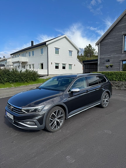 Volkswagen Passat Alltrack 5 of 13