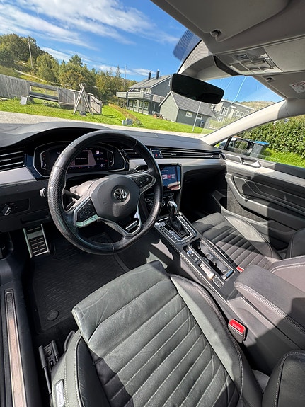 Volkswagen Passat Alltrack 9 of 13