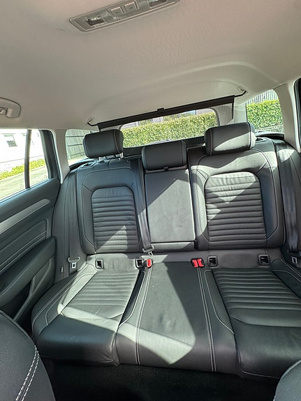 Volkswagen Passat Alltrack 11 of 13