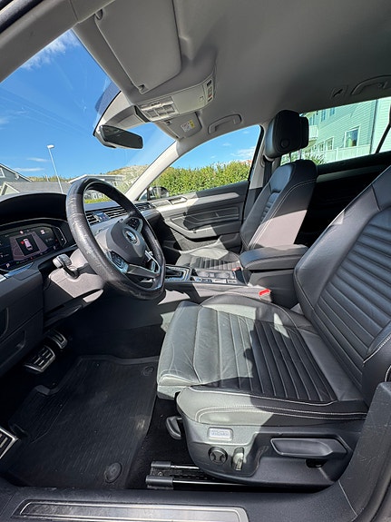Volkswagen Passat Alltrack 10 of 13