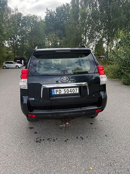 Toyota Land Cruiser 7 of 12