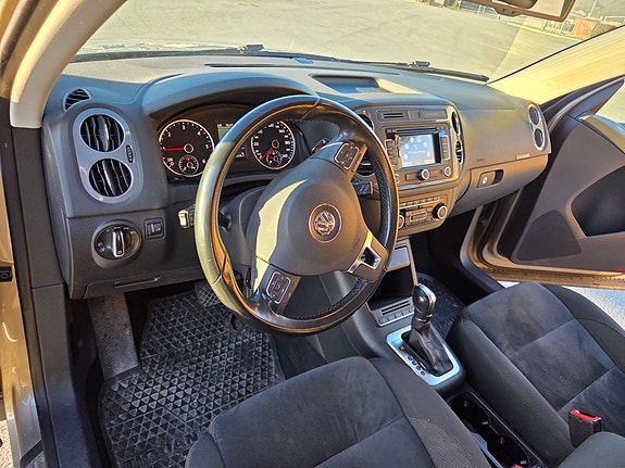 Volkswagen Tiguan 12 of 25