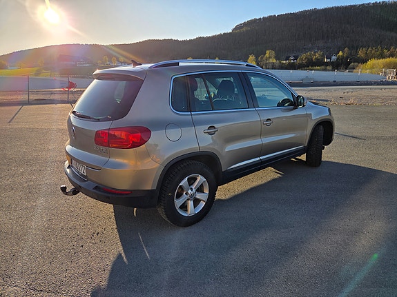 Volkswagen Tiguan 3 of 25
