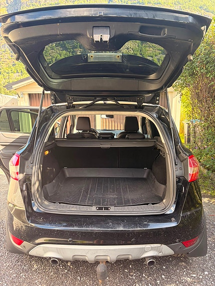 Ford Kuga 5 of 9
