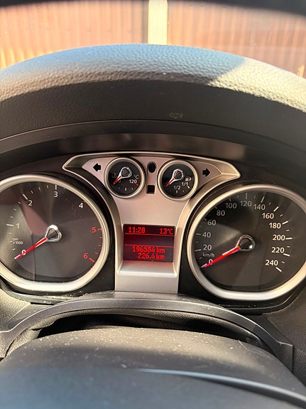 Ford Kuga 7 of 9