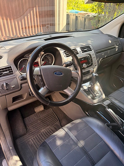 Ford Kuga 6 of 9