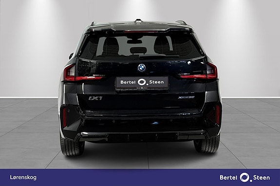 BMW iX1 4 of 27