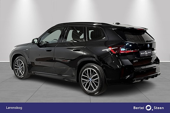 BMW iX1 3 of 27
