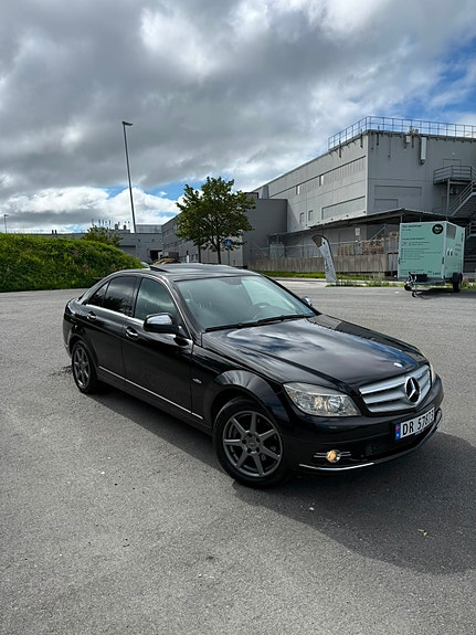 Mercedes-Benz C220 d 2 of 20