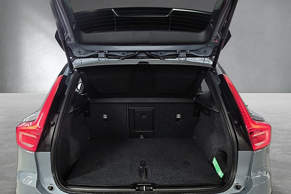 Volvo XC40 24 of 28