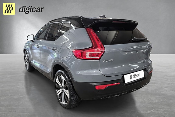 Volvo XC40 3 of 28