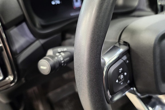 Volvo XC40 11 of 28