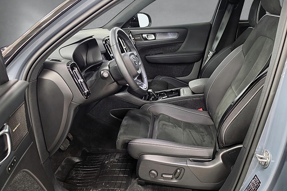 Volvo XC40 9 of 28