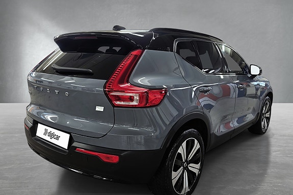 Volvo XC40 5 of 28