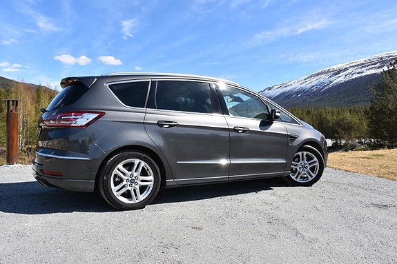 Ford S-MAX 4 of 30