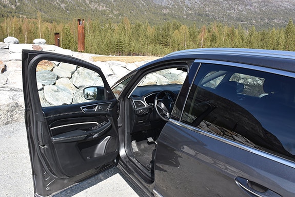 Ford S-MAX 14 of 30