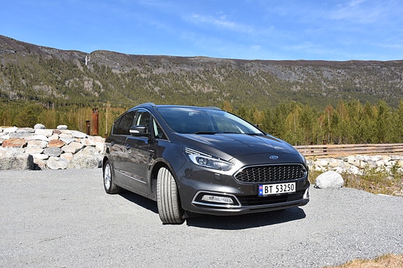 Ford S-MAX 7 of 30