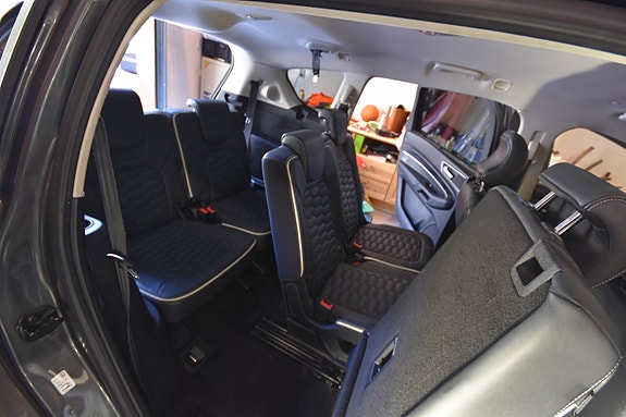 Ford S-MAX 21 of 30