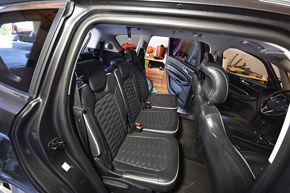 Ford S-MAX 22 of 30