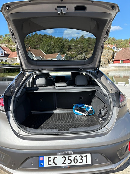Hyundai IONIQ 10 of 16