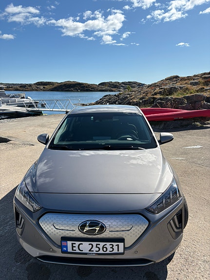 Hyundai IONIQ 14 of 16