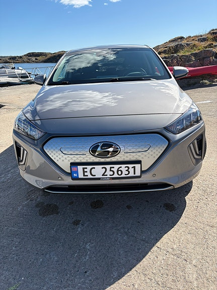 Hyundai IONIQ 6 of 16