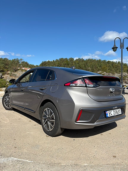 Hyundai IONIQ 4 of 16