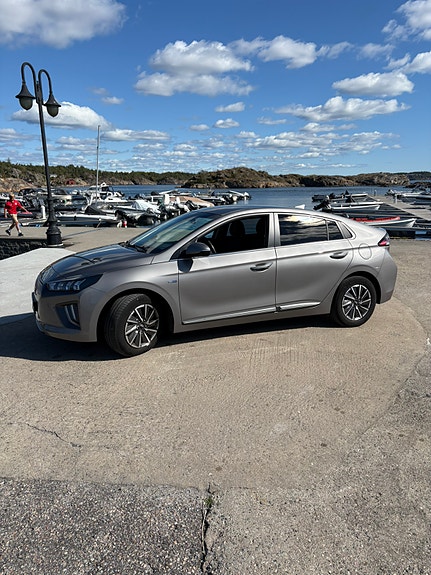 Hyundai IONIQ 3 of 16