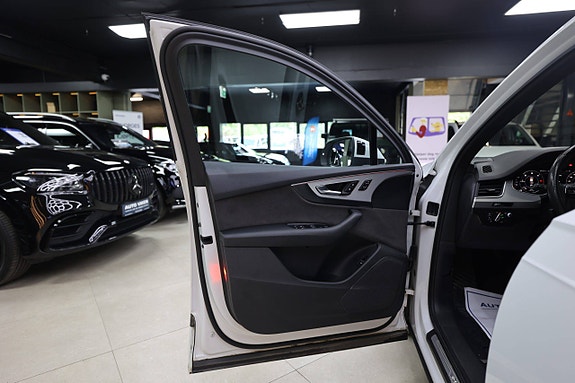 Audi Q7 24 of 30