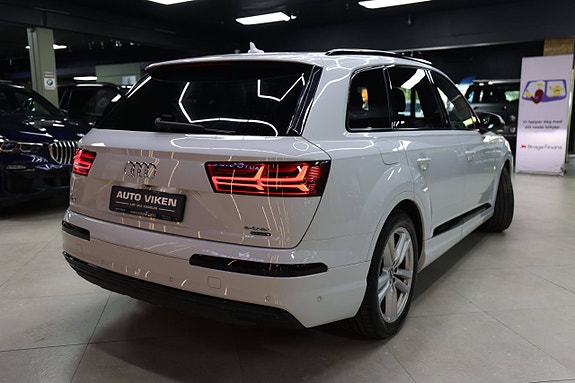 Audi Q7 8 of 30