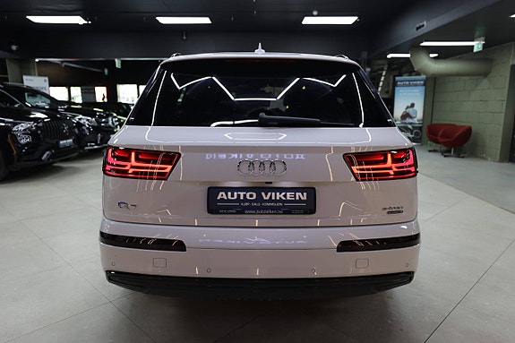 Audi Q7 7 of 30