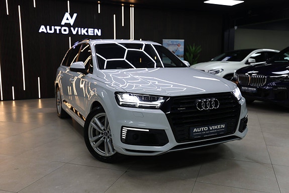Audi Q7 2 of 30