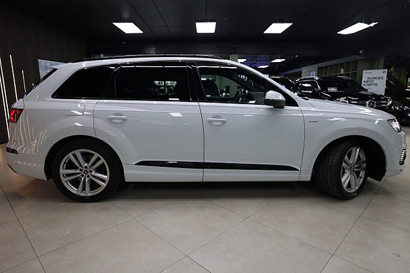 Audi Q7 9 of 30