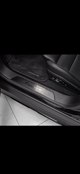 Porsche Taycan 4 15 of 30