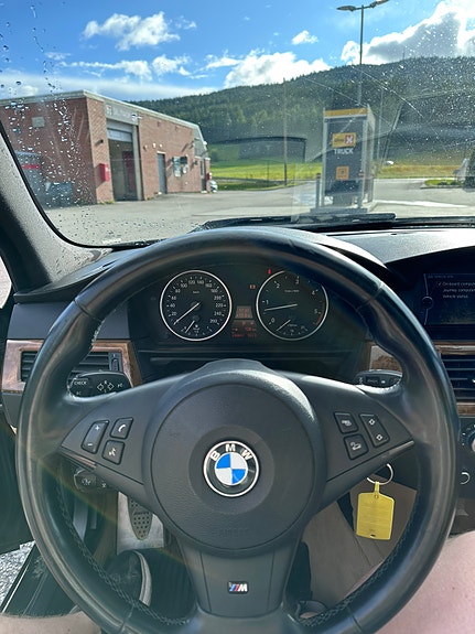 BMW 525d 27 of 30