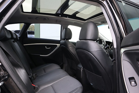 Hyundai i30 26 of 30