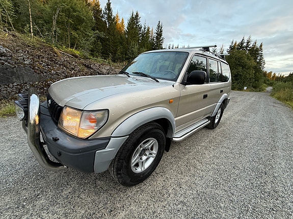 Toyota Land Cruiser 28 of 30
