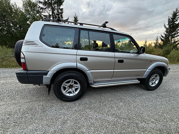 Toyota Land Cruiser 14 of 30