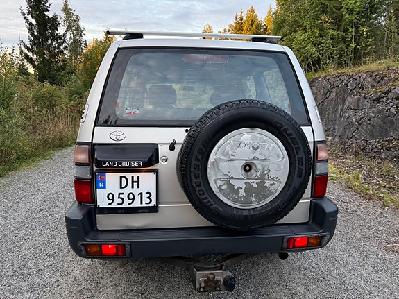 Toyota Land Cruiser 19 of 30