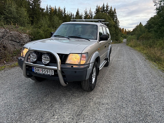 Toyota Land Cruiser 3 of 30