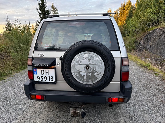 Toyota Land Cruiser 18 of 30