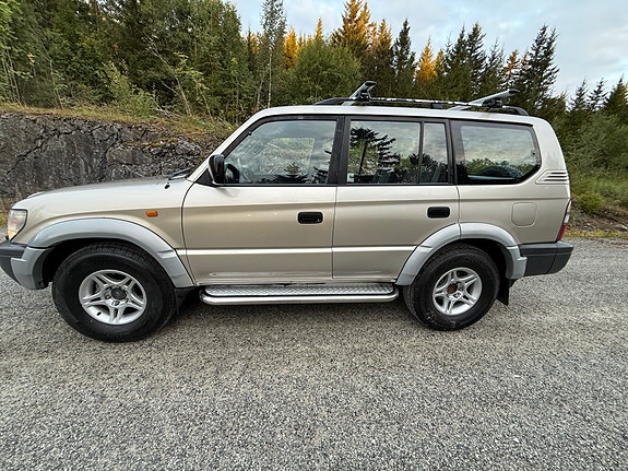 Toyota Land Cruiser 26 of 30