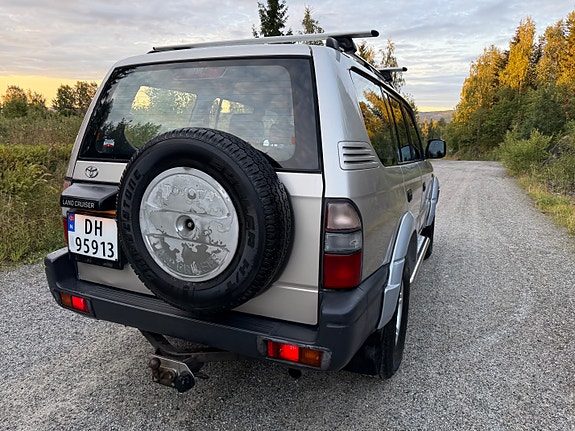 Toyota Land Cruiser 17 of 30