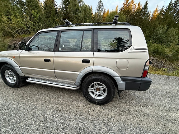 Toyota Land Cruiser 24 of 30